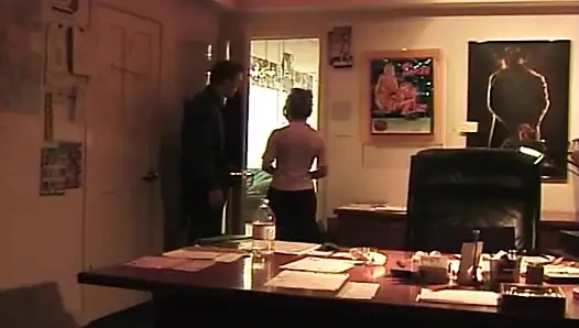 Vollbusige MILf mit brille bekommt ihr analloch penetriert