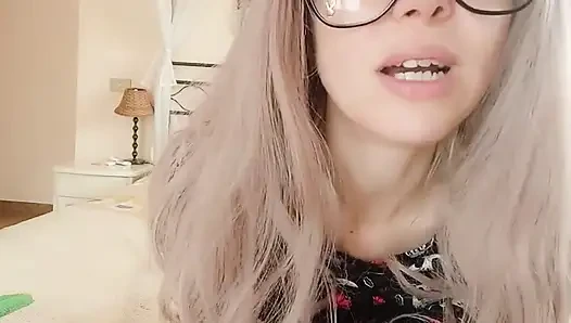 Aksen vulgar yang kuat! Pelacur Cantik Italia Menyinggung Kontol M. Mu Antara Burp dan Kentut