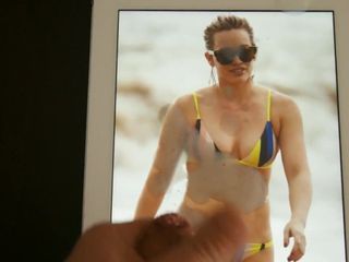 Éjaculation sur Hilary Duff en bikini - février 2016
