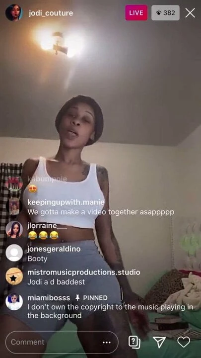 Jodi Couture showing her sexy ass and twerking