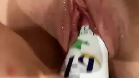 Young girl 18+ masturbation with deodorant bottle