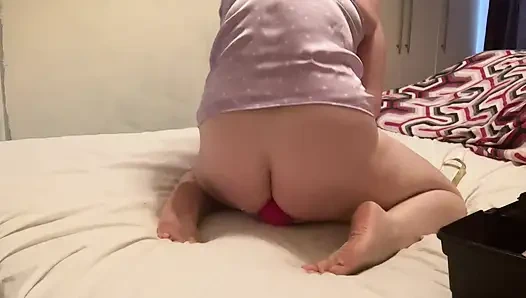 Целый час мастурбации с батплагом, соло