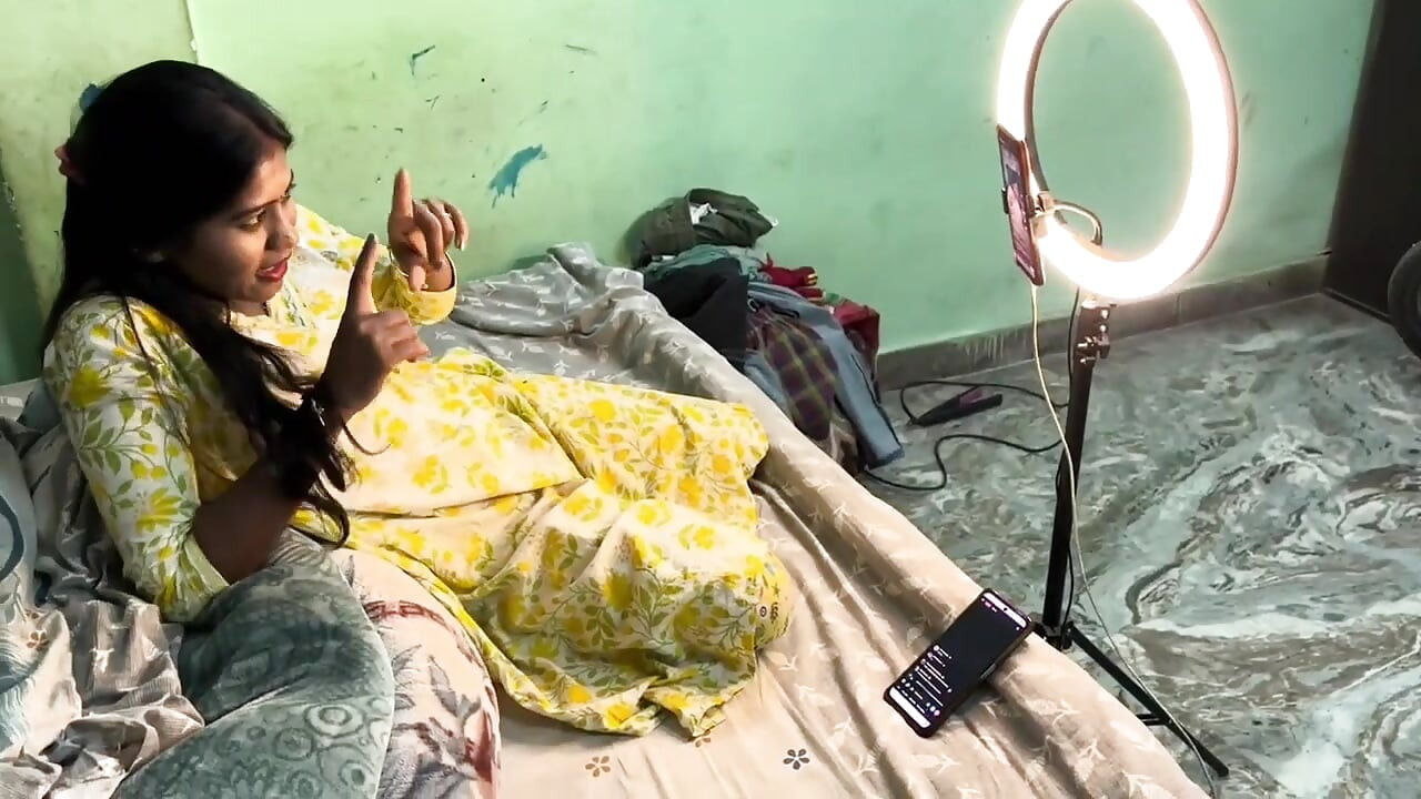 Padrasto faz sexo duro com indiana enteada no quarto (Mohini)