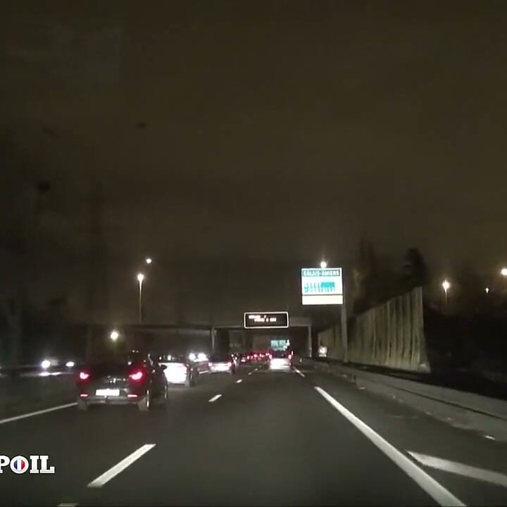 Sekretärin wird hart von einem taxifahrer anal geritten