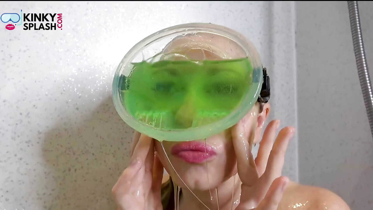 פנטזיית מציצה רפש במסכת צלילה