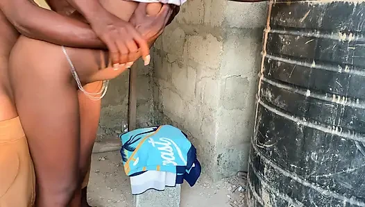 Arkadaşım erkek arkadaşım beni sikiyor