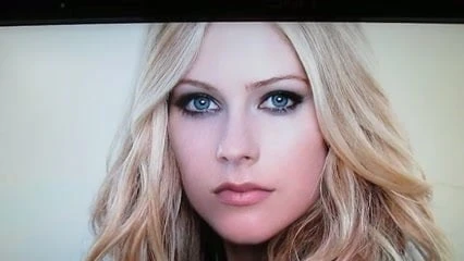Avril Cumshot 1