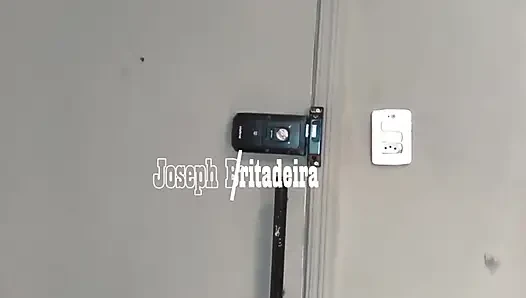 Komşumla yattım, o da azgınca uyandı.
