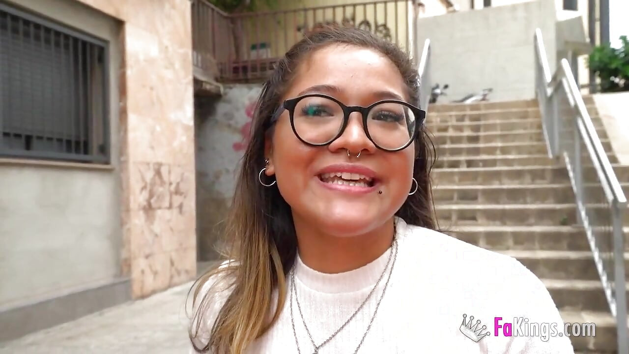 业余青少年beth choy让她的梦想成真, 开始她的色情事业!