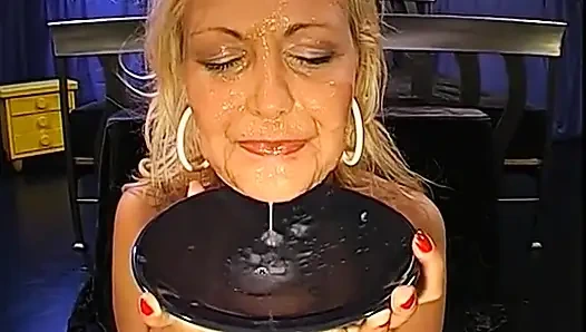 Сквиртующей Шлюшке Залитый Спермой Дикий Гэнгбэнг