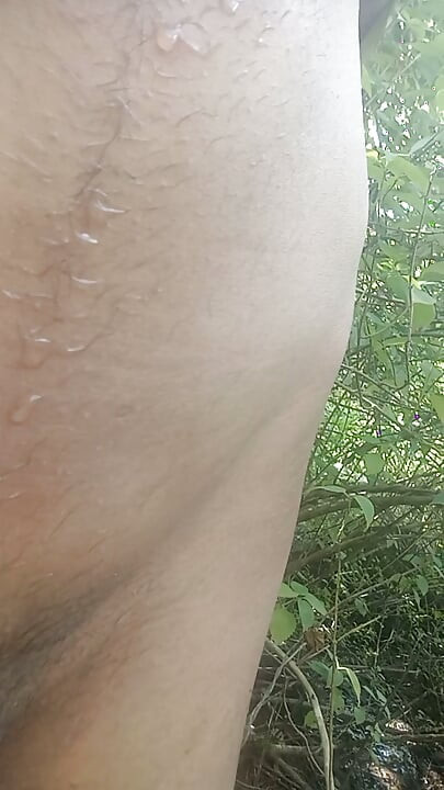 בהאבי קראה לדוואר שלה לחדר שלה לסקס כשהבעל שלה לא היה בבית בהאבי עם הדוואר שלה