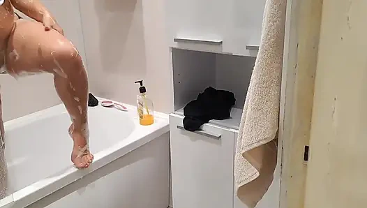 Looking for My Teen Step Sister and Jerking off