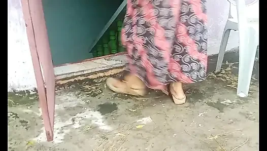 Bhabi Pissing outdoor Showing Pusssy, Ass, Boob