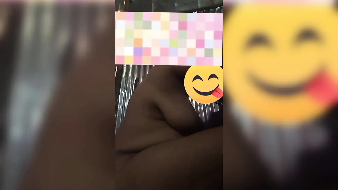 我的岳母给我发了一部她大奶子的视频