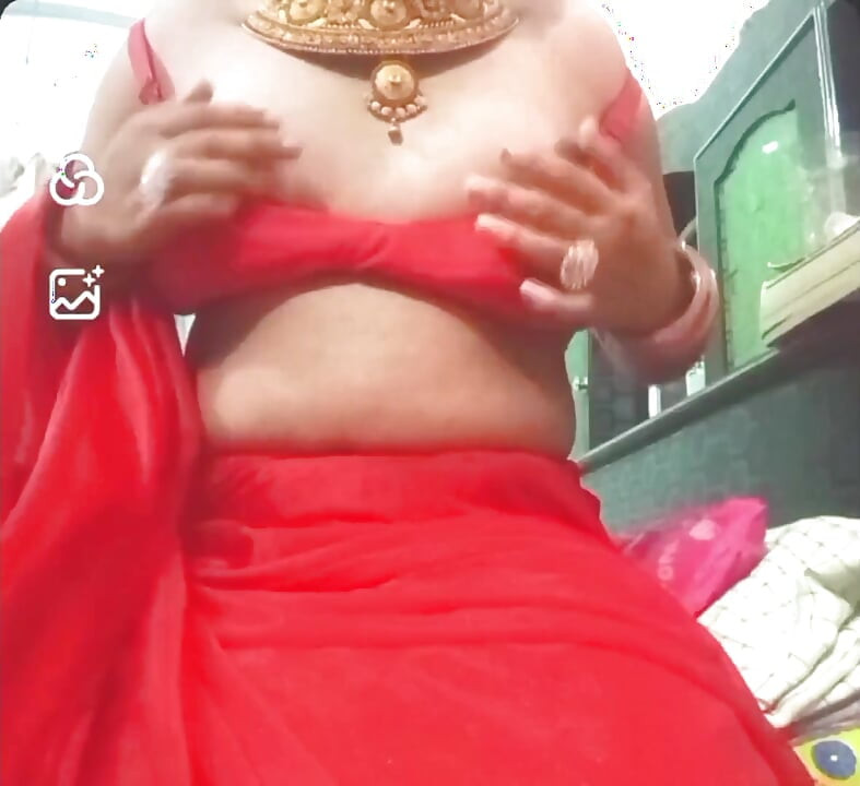 Gay Crossdresser India Lagi Asik Panggilan Video Bugil XXX Dengan Kain Sosis Merah