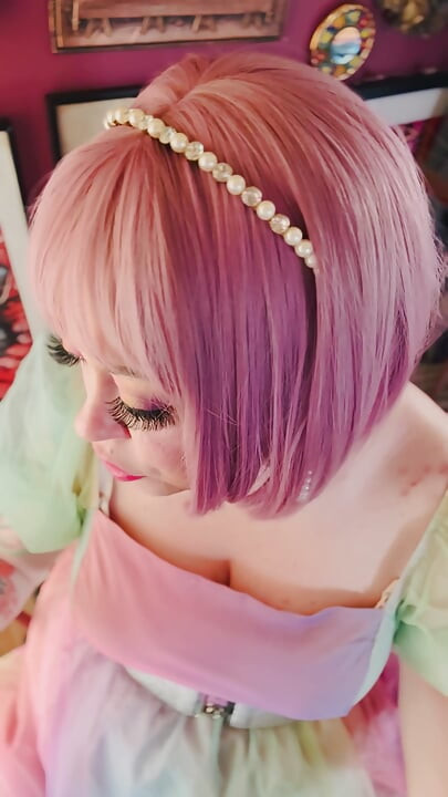 A Pretty Princess, Tina Snua , Chainsmokes 2 Cork Cigarettes - Dangling Snap Inhales Drifting Smoke