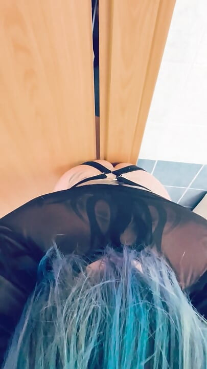 무지개색 남친에게 모든 걸 바친다