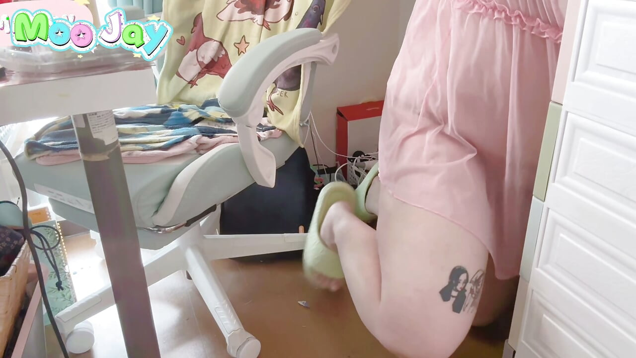 POV Roleplay: Stepsister knows you're peeking at her ass and big tits