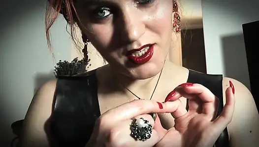 Siyah cadı tarafından perili