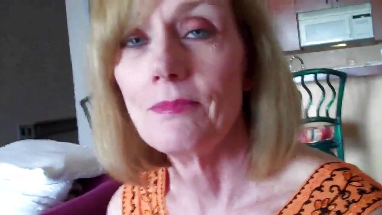Wicked Sexy Melanie MILF in Mexico!