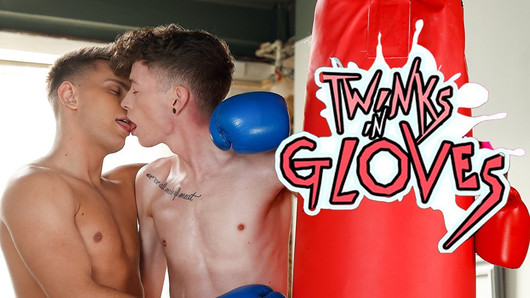 STAXUS:: Twinks In Gloves Sc.1:: Young and hot guys have fun after workout