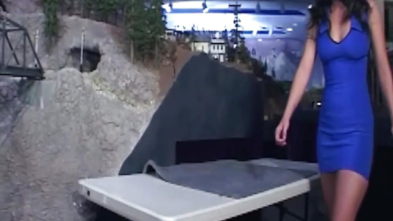 Mature Brunette Devours Blonde's Dripping Pussy Outdoors