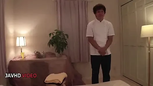 Şehvetli masaj Japon güzeli yarağa tapan bir tanrıçaya dönüştürüyor