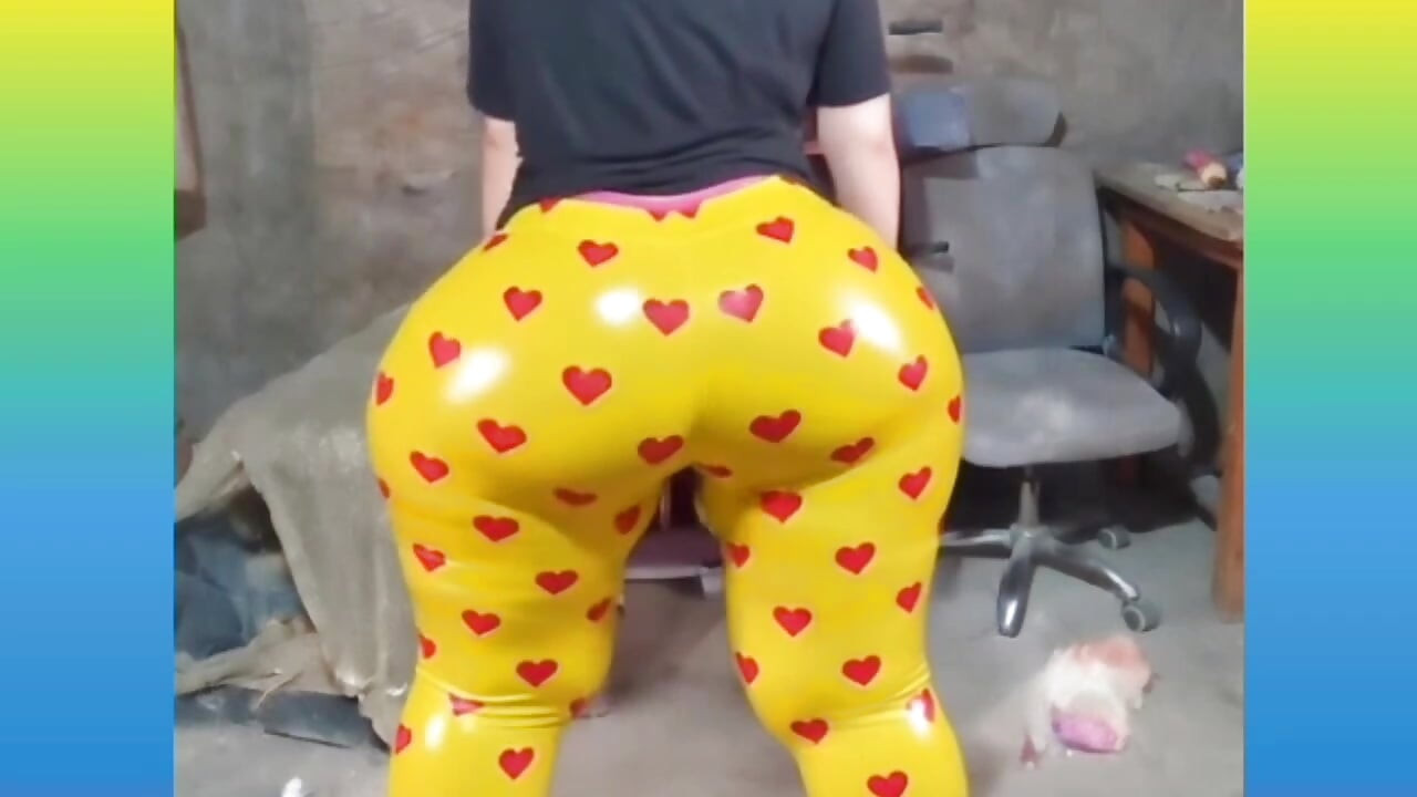 big-assed, bouncing, rich butt 3