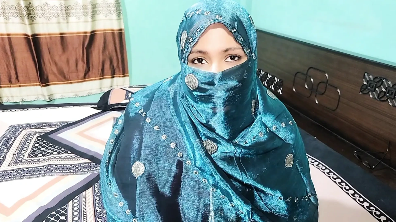 I fucked my hijabi stepsister's pussy.