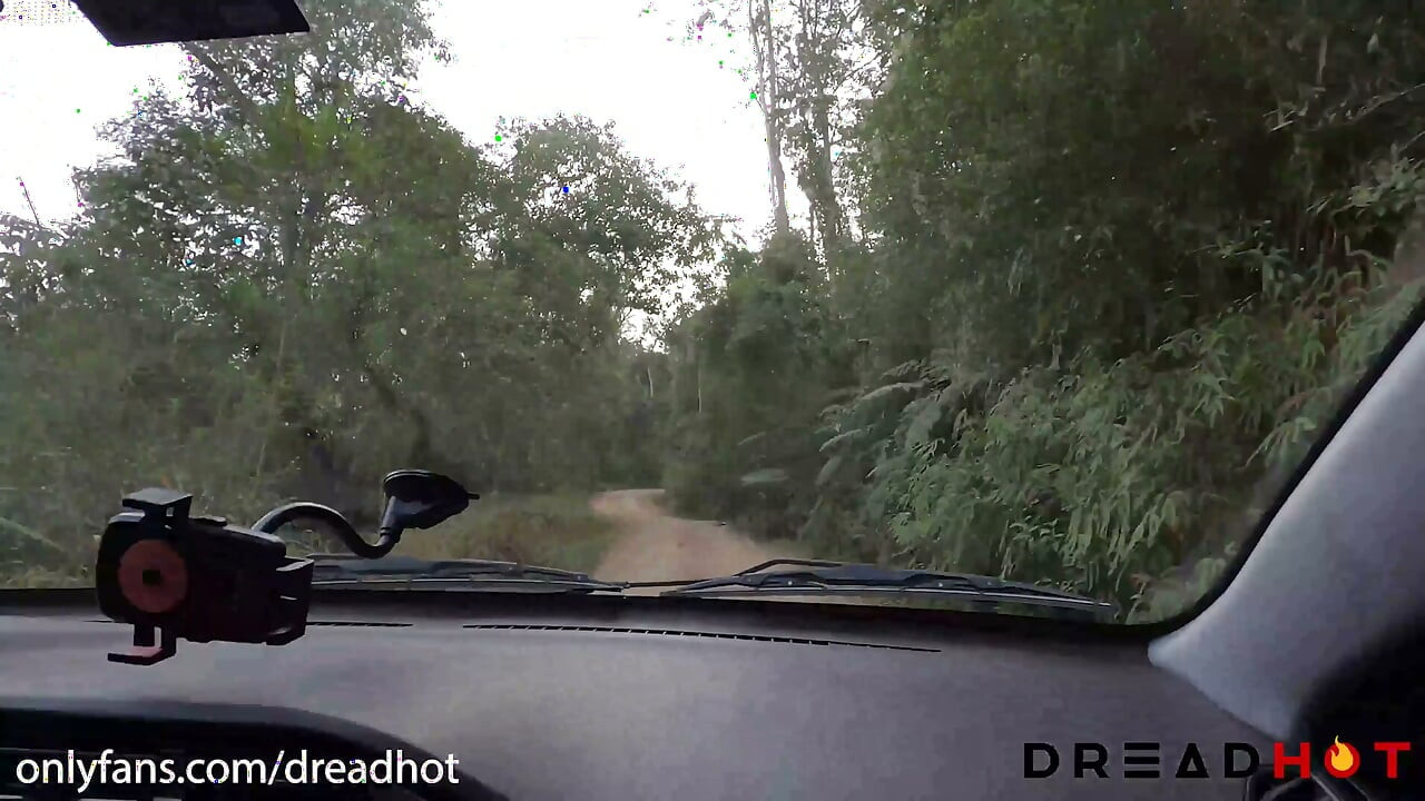 Dreadhot Pulls Over for a Quick Load