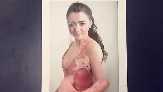 Maisie Williams'a övgü