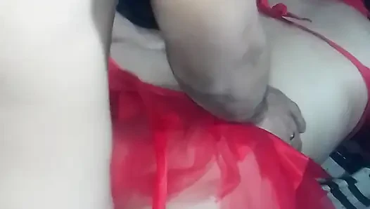 Я сосу ее задницу, ее вагину, и я вставляю это в ее сексуального дьявола