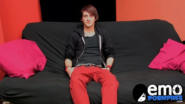Well built emo twink Andy Kay gives his cock a good rubbing