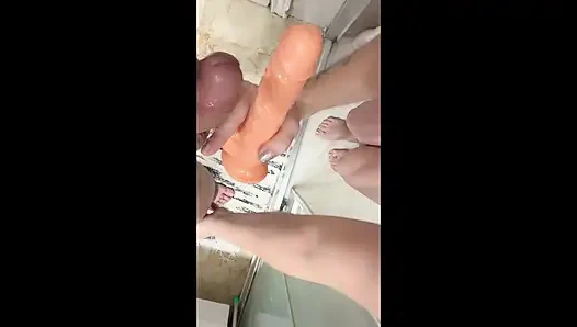 Я БЫЛА ОДНА В ВАННОЙ, И Я ВОШЛА, ТРАХНУЛ МЕНЯ, И Я ОТСОСАЛА ЭТО