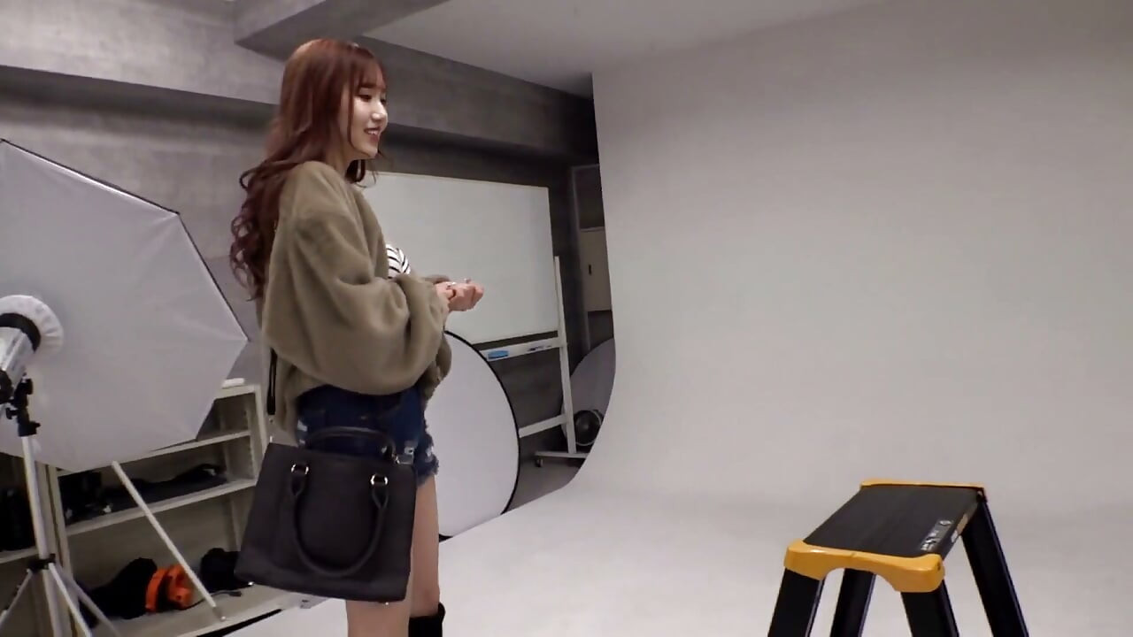 Bagian 1slutty gal masturbasi di luar ruangan dengan kostum cosplay sampai crot di dalam
