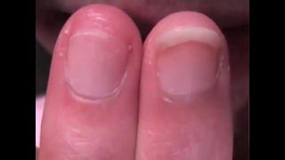 32 - Olivier handen en nagels fetisj handaanbidding (2013)