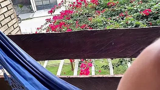 Awalnya dia nakal dan minta dientot lebih dalam lagi