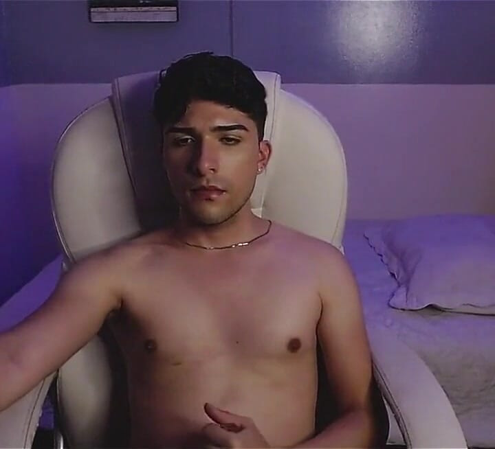 Masturbating and Cumming on Webcam While Meeting Random People Around the World