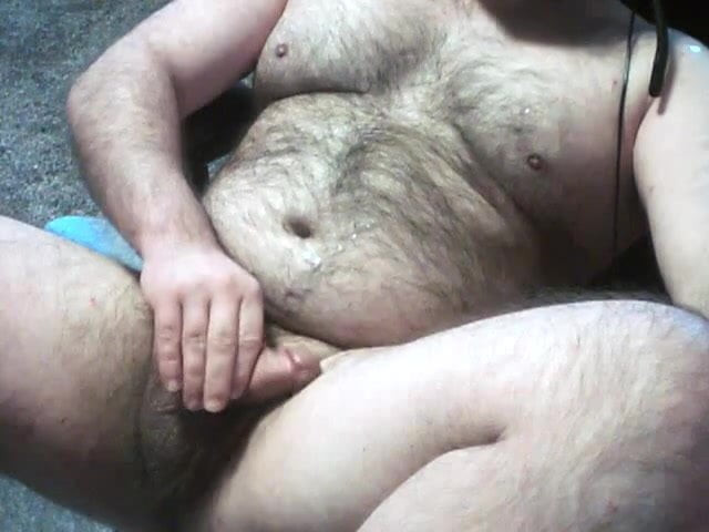 Hairy Dude cumming