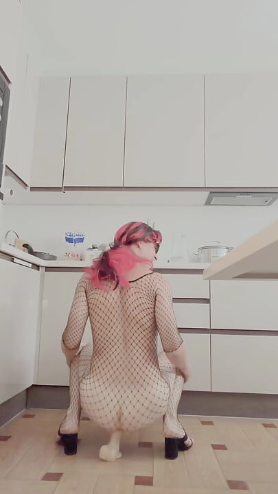 Alexa asspussy rides dildo
