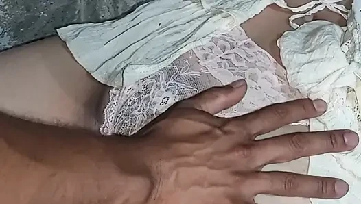 Virgin of +18 Rubs my Vaginal Lips and we end up having Sex in amateur homemade video.