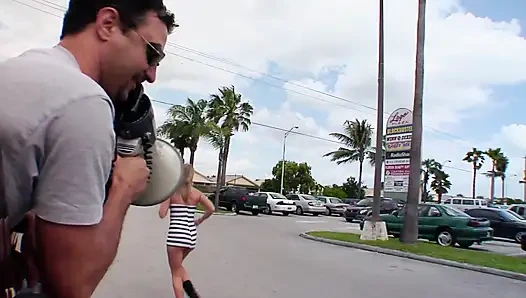 Толстая сперма на лице 4 крошечную юную пизду трахают десятками способов