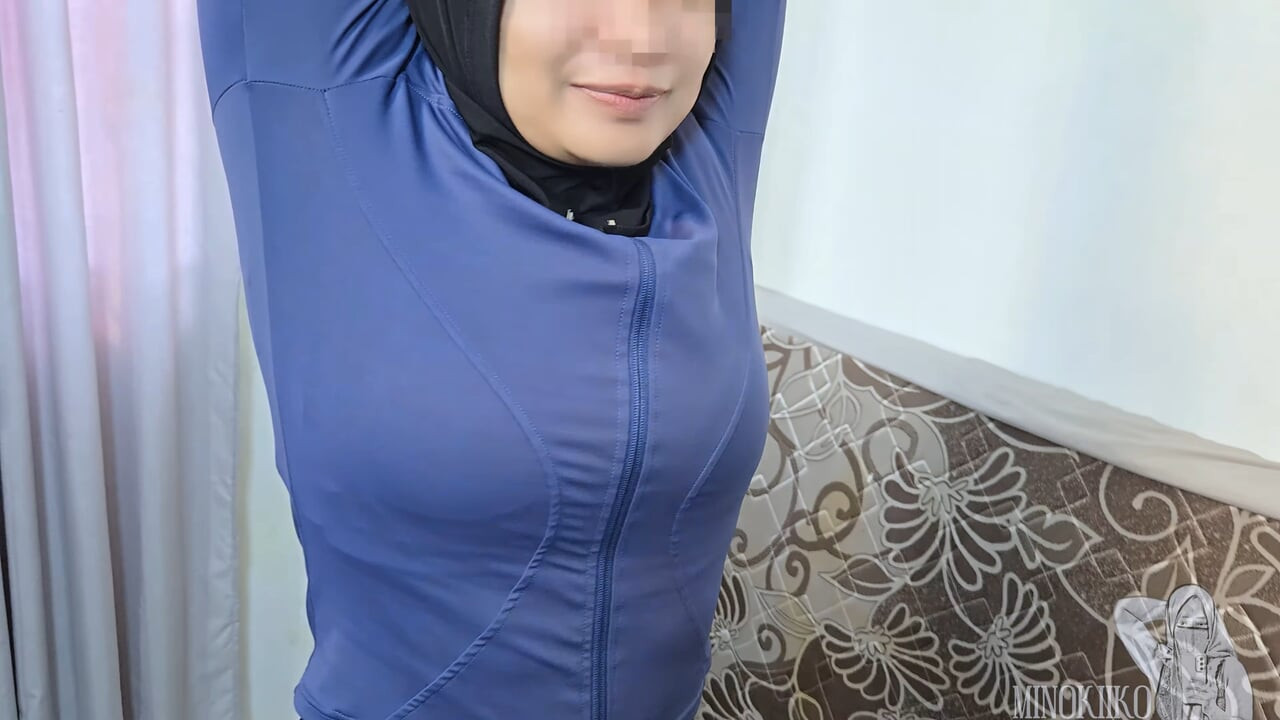 Hijab College Girl Give Tits Fuck to Unknown Guy Who Peek Her Training