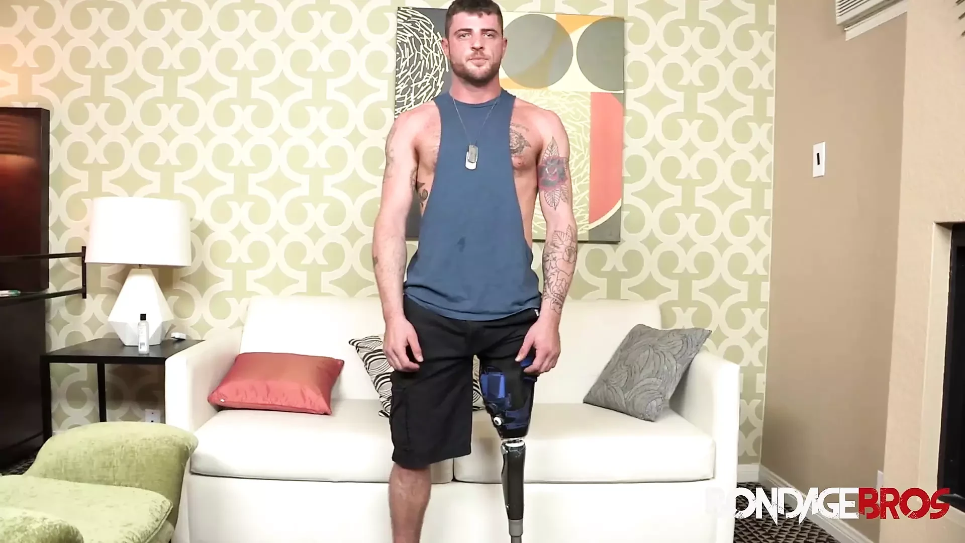 Bondagebros: taitoo vali hnk Nick Blue aankhen uski nason ka mans tagti hai