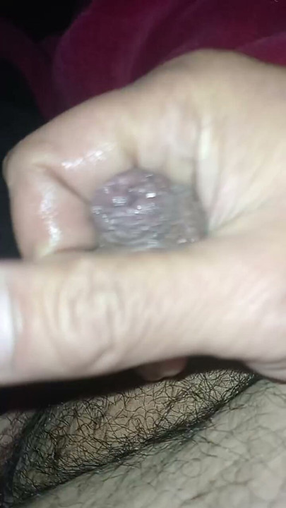 Mi pequeña polla está tan mojada ahora mismo