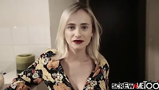 Любимая русская трахающаяся шлюшка возвращается снова и снова