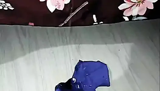 Бхабхи в бандане сквиртует.