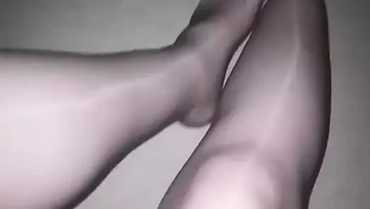 crossdresser boşalan içinde siyah çorap