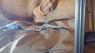 سخيف مؤخرتي مع قضبان اصطناعية الزوجات جعل precum نضح للتذوق.