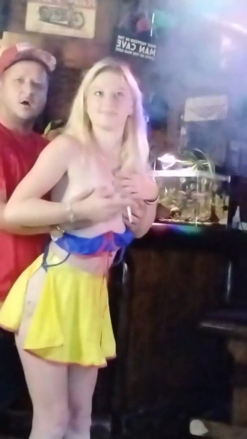 Bored and ignored.Closing time at the bar. | Clip 1